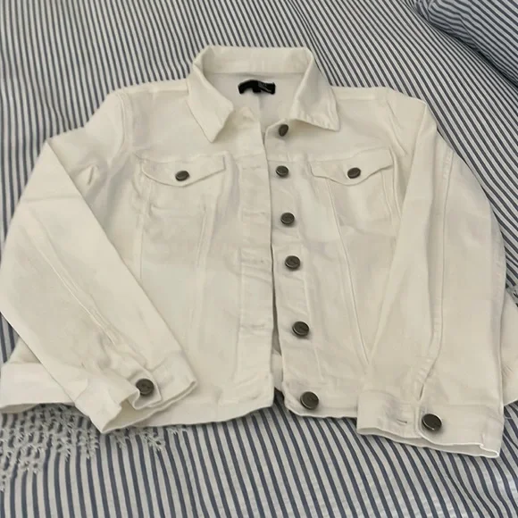 White denim jacket - Picture 1 of 2